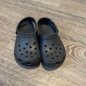 CROCS black size 11/12 little kid